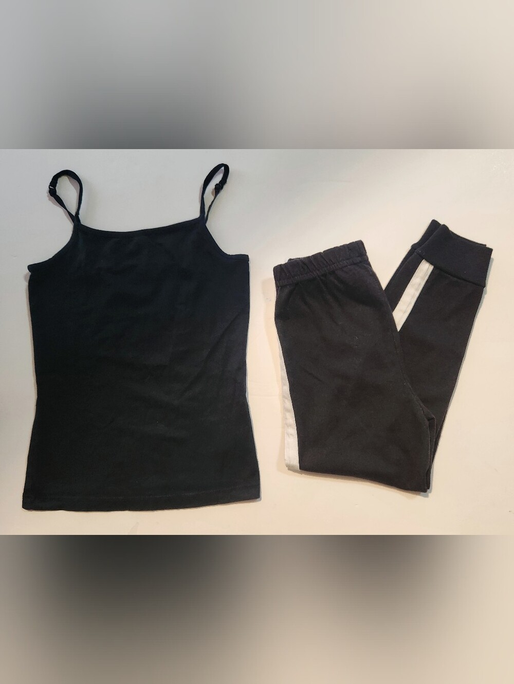 💜Toddler Girl Black Joggers with White Side Stripe And Cami Set Size: 4T/5T